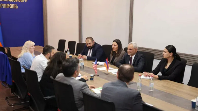 Ermənistan və ABŞ yeni nüvə enerji blokunun tikintisini müzakirə edib