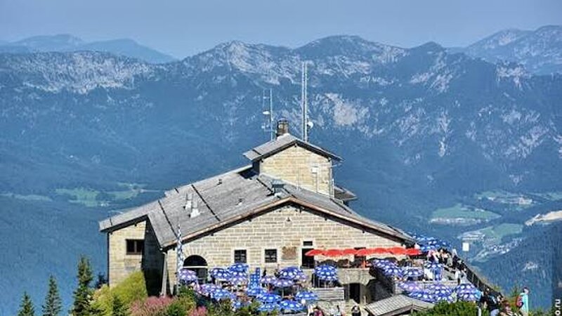 Bavariyada Hitlerin keçmiş çay evində güclü yanğın baş verib