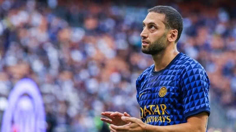Hakan Çalhanoğlunun “İnter”də maaşı azala bilər