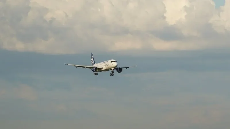 Britaniyada “Boelo” fırtınası səbəbindən 1 500-dən çox aviareys gecikib