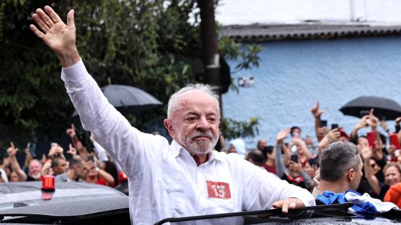 Lula da Silva yenidən Braziliya Prezidenti seçildi -
