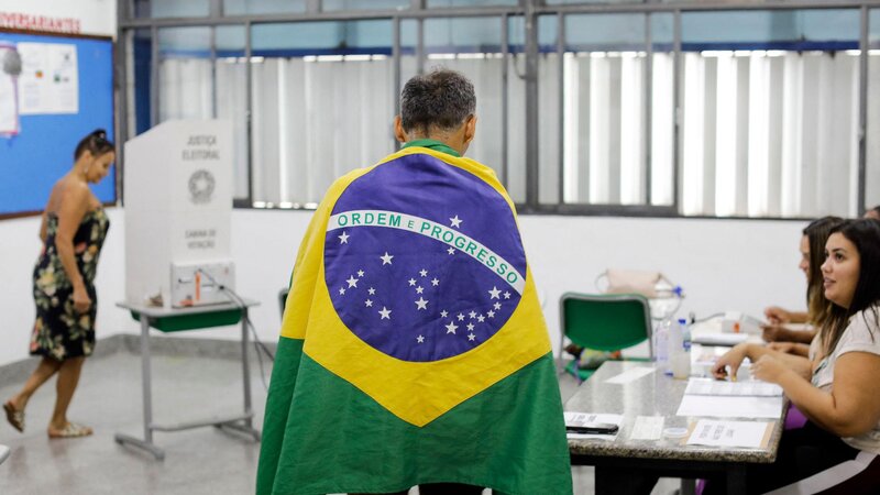 Braziliyada prezident seçkilərində səslərin hesablanması bərpa edilib