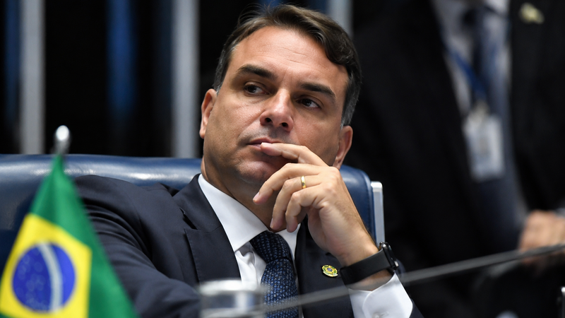 Braziliyada Bolsonarunun senator mandatının ləğvi tələb olunur