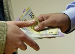 Bəzi şəxslərə gördüyü işin saatına görə pul ödəniləcək