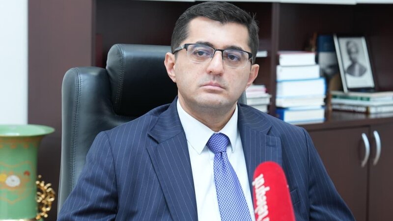 Rüfət Əzizov: Tələbə birbaşa rektorun qəbuluna gəlirsə, deməli, inzibati heyət işləmir -