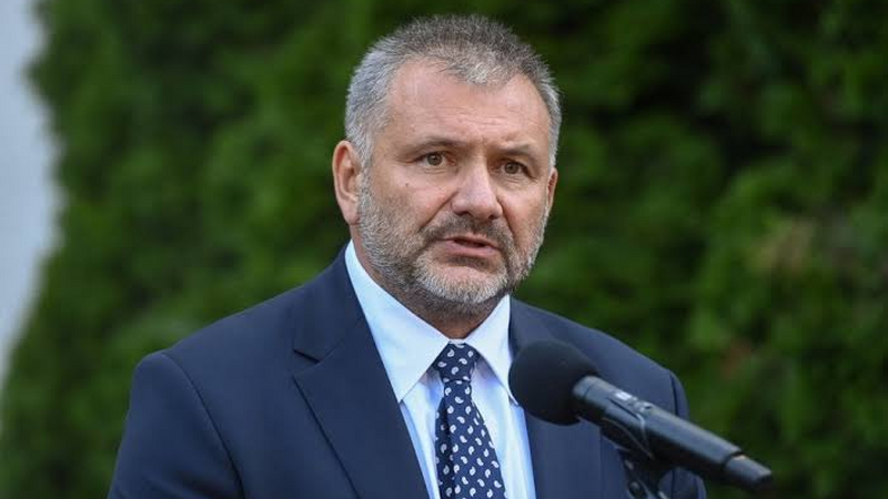 Polşanın ədliyyə naziri Konstitusiya Məhkəməsi ətrafındakı vəziyyətin sabitləşdiyini açıqladı