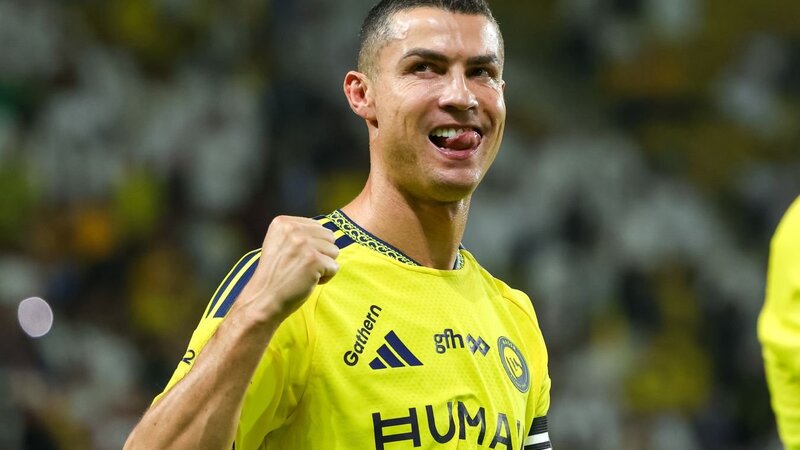 Ronaldu və Zidan “Qızıl top” səsverməsini boykot etdi