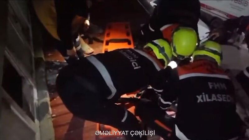 FHN Masazırda köməksiz vəziyyətdə qalan şəxsi xilas etdi - VİDEO