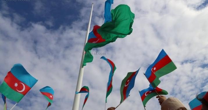 Dövlət Bayrağı Günü ilə əlaqədar yürüş keçirilib