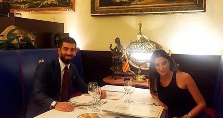 Arda Turan sevgilisini müdafiə etdi