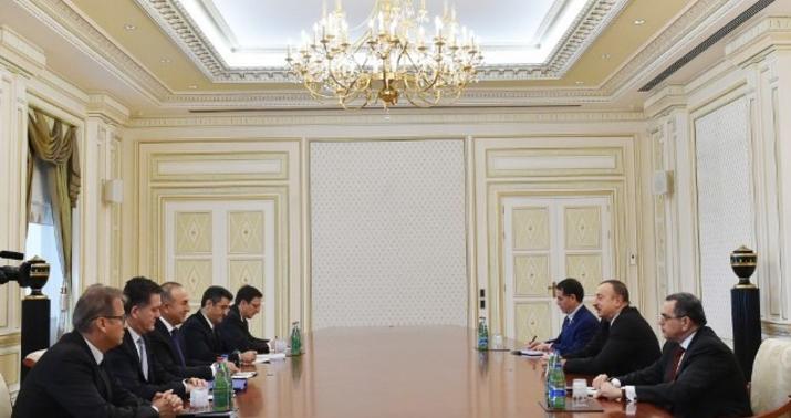 İlham Əliyev Türkiyənin xarici işlər nazirini qəbul etdi