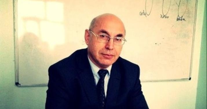 Dərslik müəllifi tənqidlərə cavab verir - YAZI