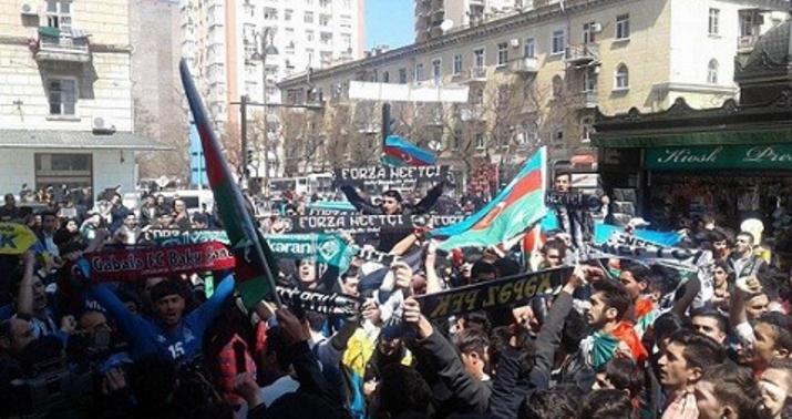 “Vur komandir, vur” - Şəhidlər Xiyabanına yürüş - FOTOLAR