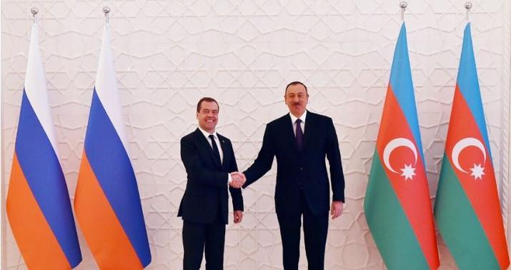 Medvedev İlham Əliyevlə görüşdü - FOTO