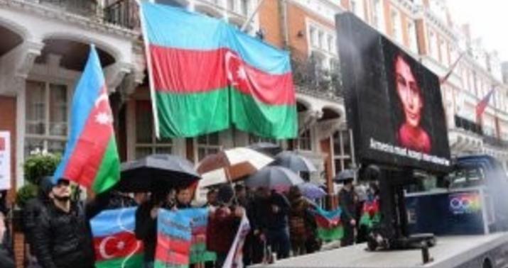Londonda ermənilərin təxribatına layiqli cavab verildi
