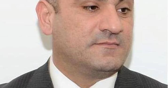 Dad yarımçıq əlindən...