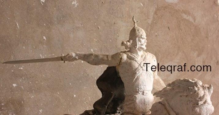 “Babəkin heykəlini ukraynalılara tapşırmışdılar” – ŞOK AÇIQLAMALAR/FOTOLAR
