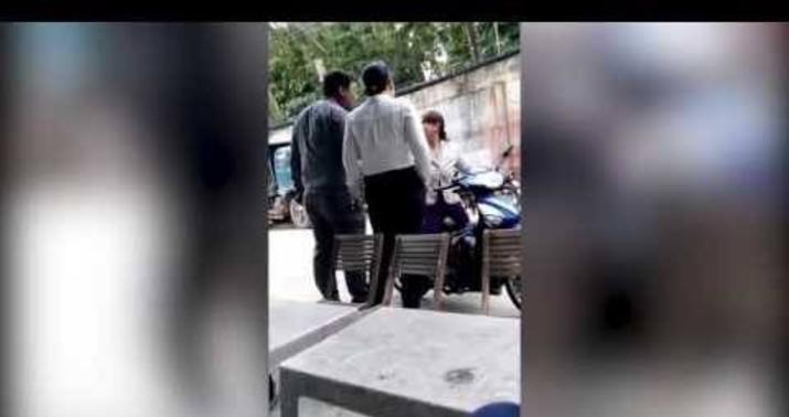 Borcunu qaytara bilməyən qadına atəş açdı  - ŞOK VİDEO