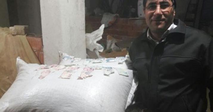 Dananın mədəsindən pul çıxdı