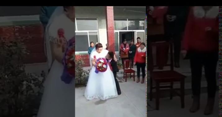 Bəy toyda belə biabır oldu - VİDEO