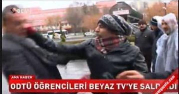 Canlı yayımda jurnalistə hücum - VİDEO