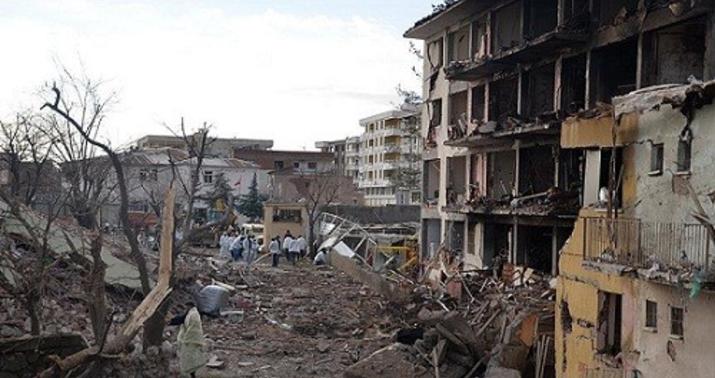 Türkiyədə silsilə terror aktları: xeyli ölən və yaralılar var - VİDEO