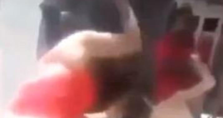 Ərinin məşuqəsindən belə qisa aldı  - VİDEO/18+