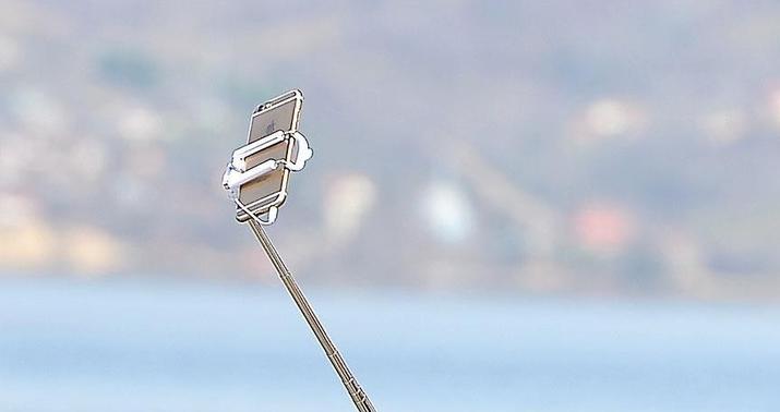 Selfi çəkdirmək istədi, suda boğuldu