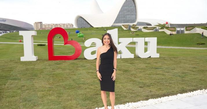 Leyla Əliyeva tanınmış rəssamın sərgisində - FOTO