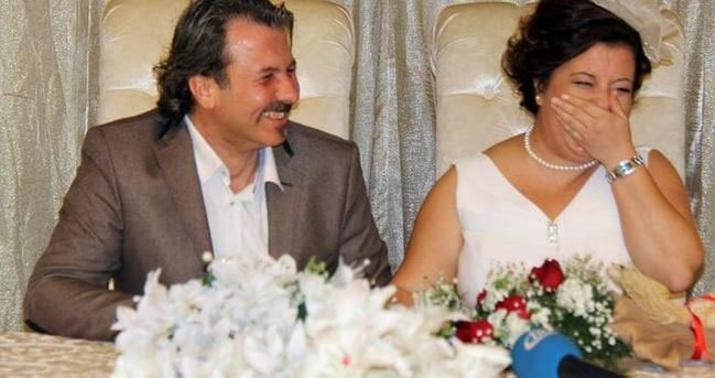 Nikah masasında dayanmadan güldü - VİDEO