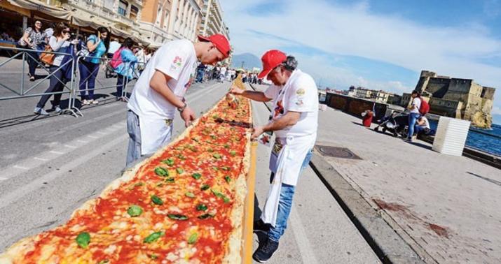 Dünyanın ən uzun pizzası - FOTO