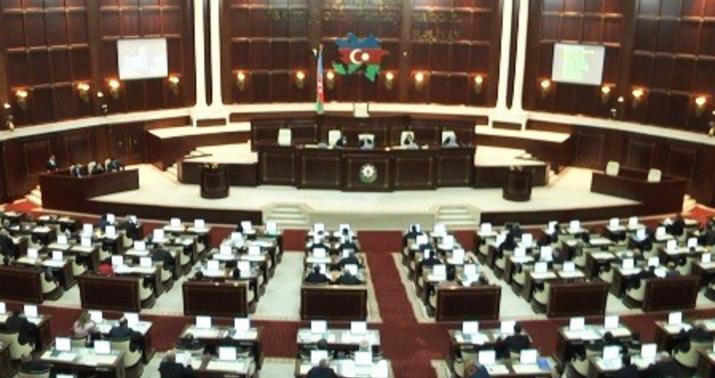 Milli Məclisin yaz sessiyasının son plenar iclası başladı