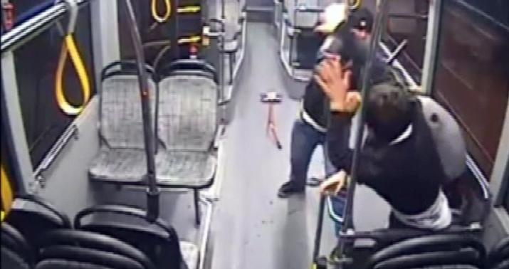 Avtobus sürücüsünü görün, nə hala saldılar - ŞOK VİDEO