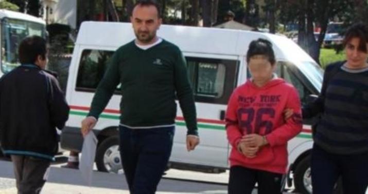 18 günlük körpəsini divara vurub öldürdü - ŞOK OLAY