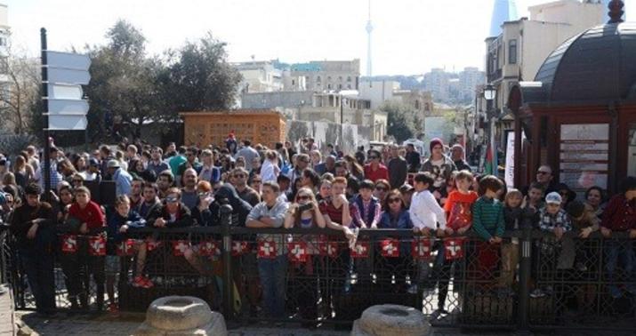 Qız Qalasının qarşısında parkur şousu  - FOTO