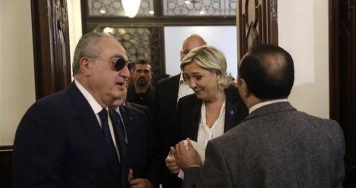 Fransalı diplomat hicabdan imtina etdi  - VİDEO