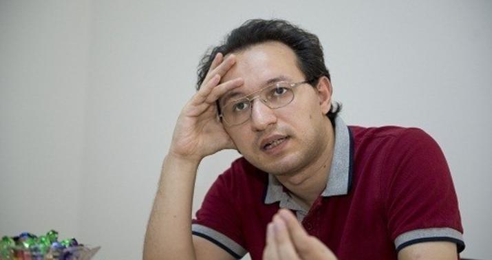 Üzü gələcəyə