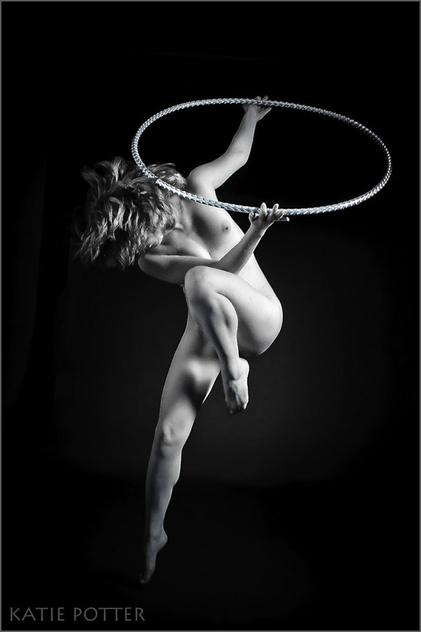 Men qul va xojayinni oyoq osti qilishni yaxshi koraman Keksa mushukdagi ruscha konfet