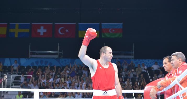 Bakı-2015: Məhəmmədrəsul Məcidov gürcü boksçuya qalib gəldi - YENİLƏNİB