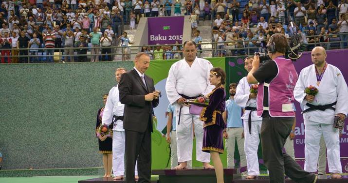 Cüdo:Prezident İlham Zəkiyevin medalını təqdim etdi  - FOTO/YENİLƏNİR