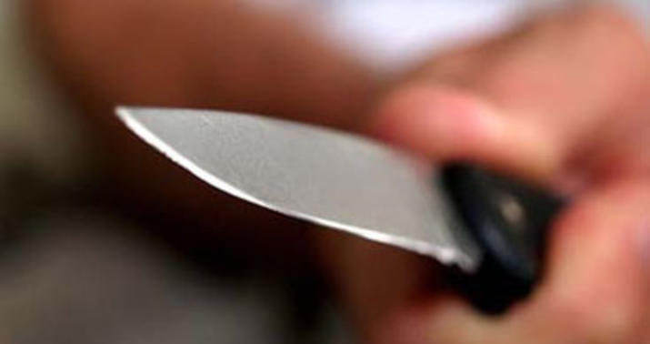 Qaynana namus üstündə gəlinini bıçaqladı