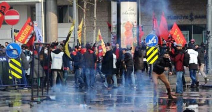 Türkiyə qarışdı: 20 yaralı