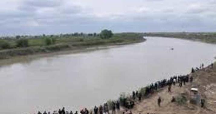 Nənə 2 yaşlı nəvəsi ilə birlikdə özünü Kürə atıb