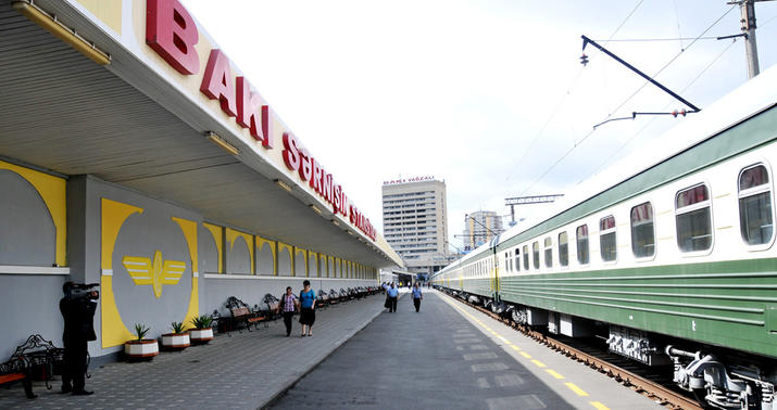 Bakı vağzalında qadının 22 min manatını aldılar –