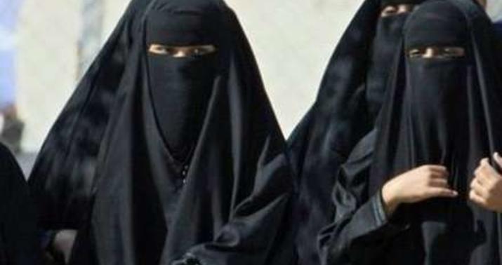 Uyda intim rasmlar Qaychi porno onlayn