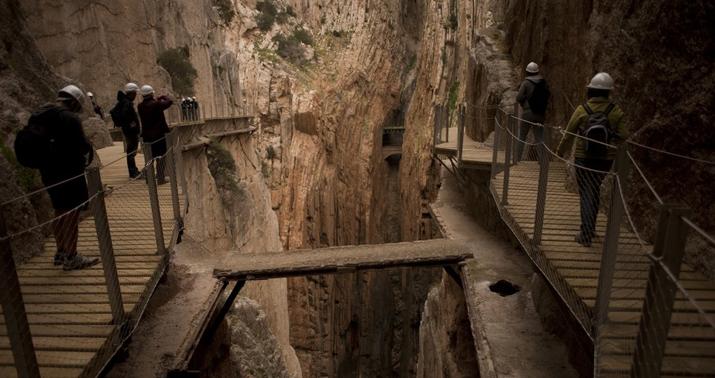 Dünyanın ən qorxulu dağ yolu- FOTOLAR