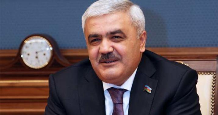 Rövnəq Abdullayev: "Neftin qiyməti 90 dollara çata bilər"