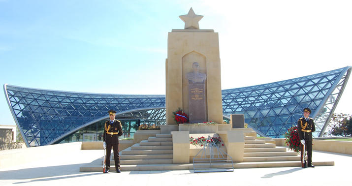 Azərbaycan ictimaiyyəti Qələbə Gününü qeyd edir -FOTO
