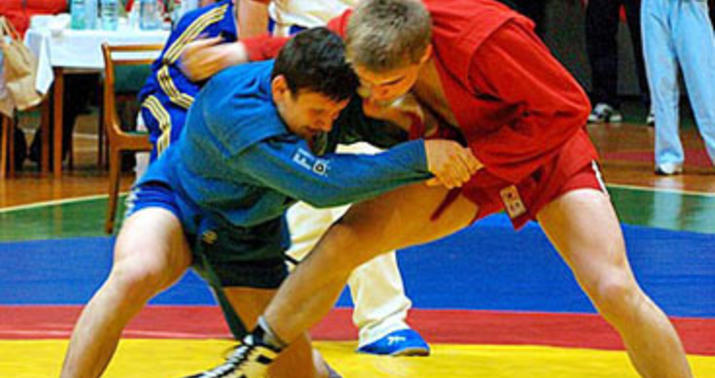 Sambo: Səfərbəyov ermənini məğlub etdi, 4 idmançımız finalda  - YENİLƏNİR
