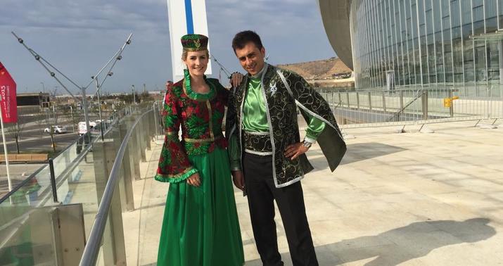 Xarici jurnalistlər Azərbaycan milli geyimində - FOTO
